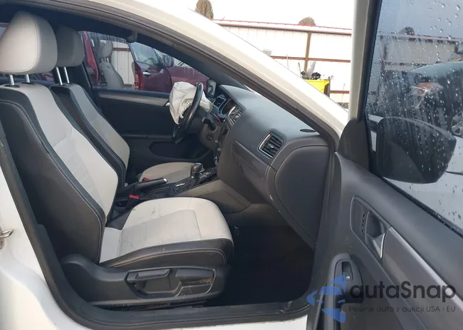 3VWD17AJ6GM376561: 44256045