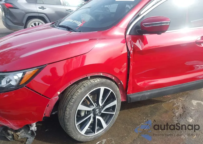 JN1BJ1CP9HW005570: 44256054