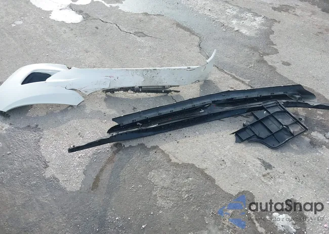 KNDMB5C1XF6061763: 44257234