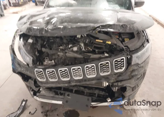 3C4NJDCN2ST502614: 44257301