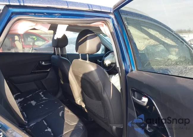 KNDCE3LCXK5215932: 44257314