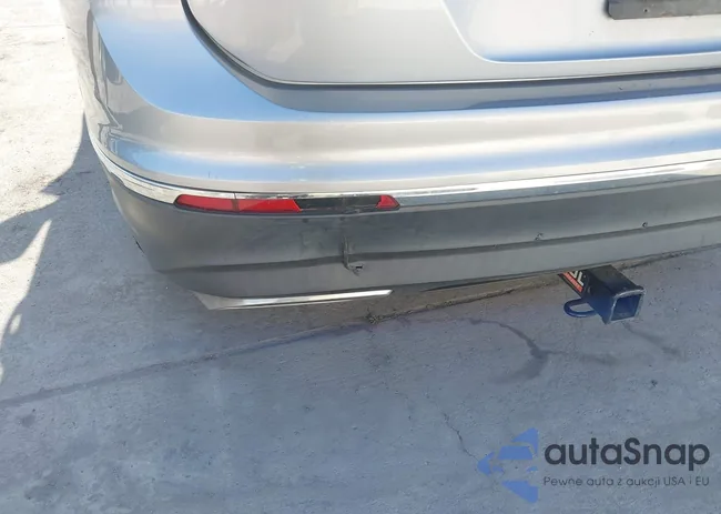 3VV3B7AX2LM070128: 44257582