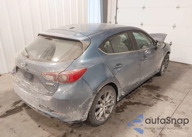 3MZBN1L37JM168297: 44257616