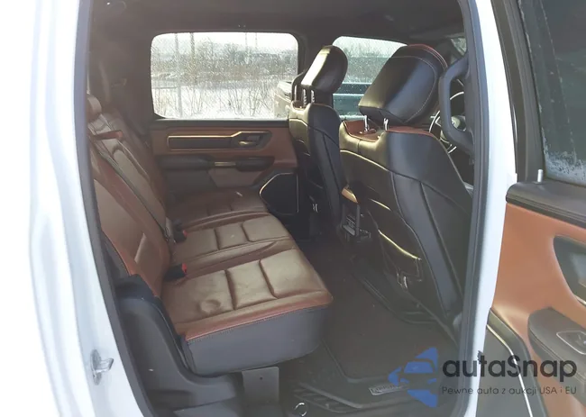 1C6SRFKT0PN588656: 44257681