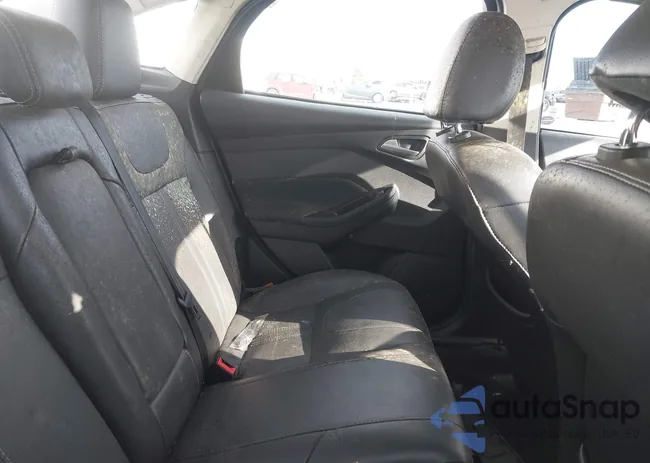 1FADP3J20EL132573: 44257802