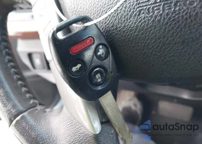 1HGCP2F80CA115229: 44256856