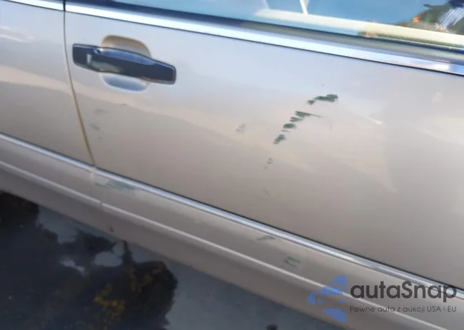 WDBGA32G7VA356114: 44256877