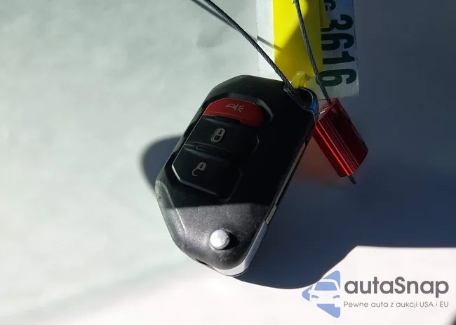 1C4HJXEN9KW562038: 44256979