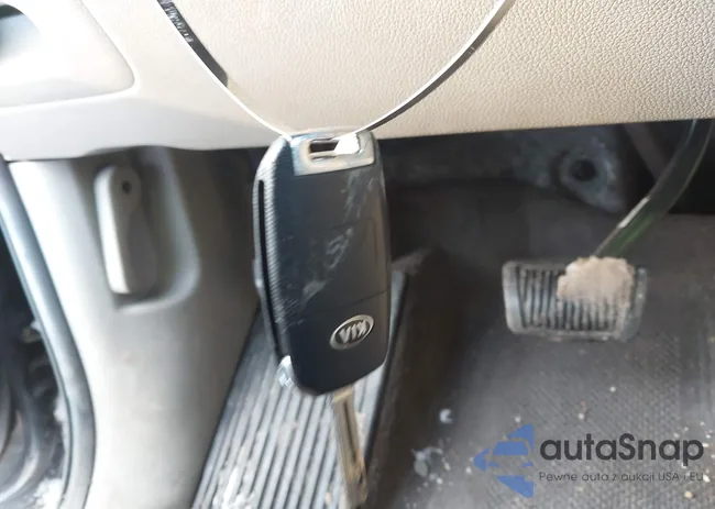 KNDMB5C18G6180025: 44257043