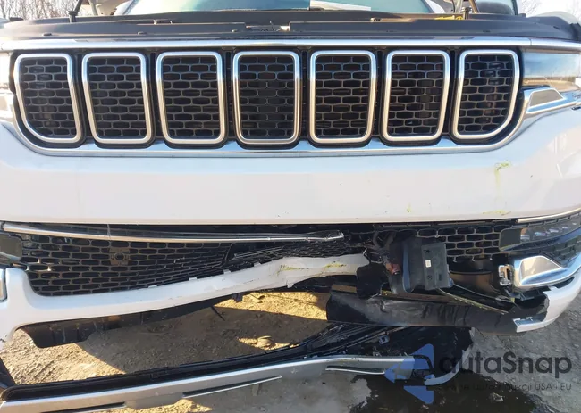 1C4SJSBP0SS523599: 44258229