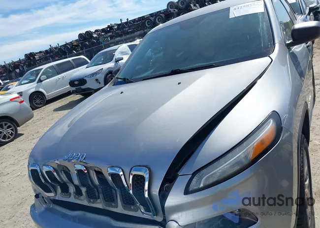 1C4PJMABXFW570208: 44258256