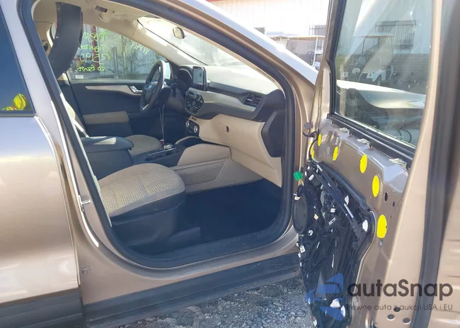 1FMCU0BZ5LUC06002: 44258323