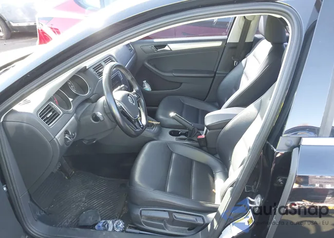 3VWDB7AJ1HM317075: 44258464