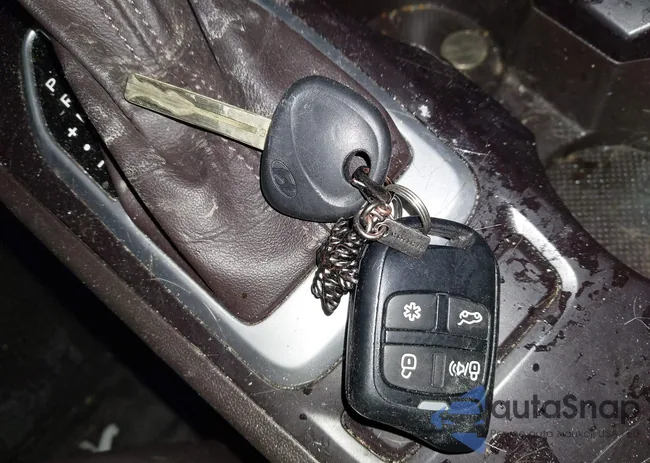 KM8JTCAF4FU966915: 44258480