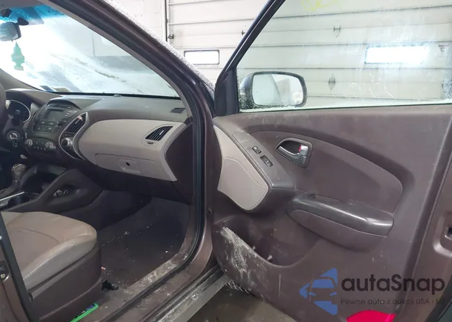 KM8JTCAF4FU966915: 44258480