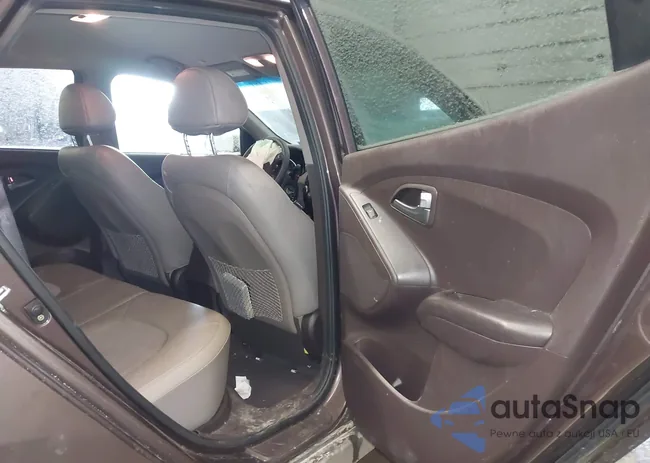 KM8JTCAF4FU966915: 44258480