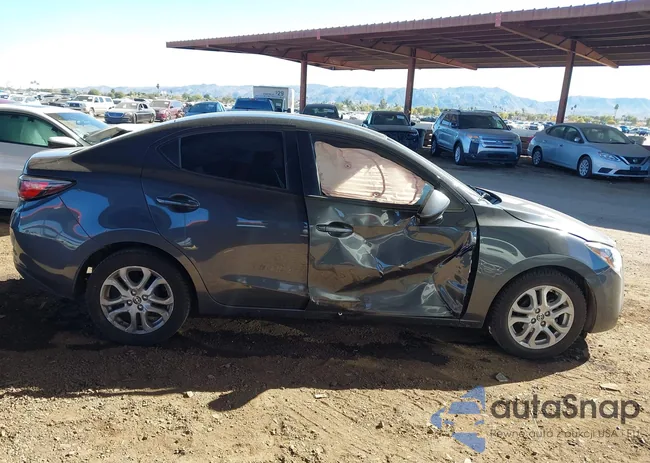 3MYDLBZV5GY144504: 44258575