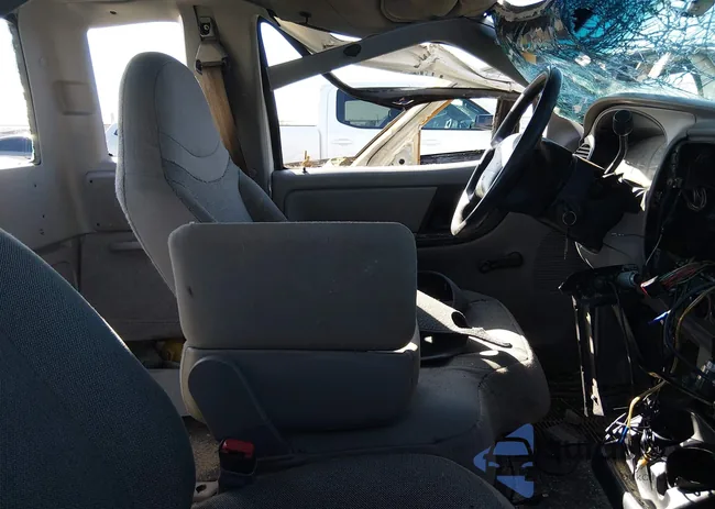 1FTYR14X6YPA45565: 44257823