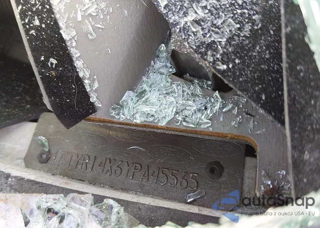 1FTYR14X6YPA45565: 44257823