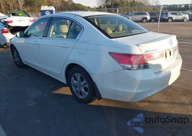 1HGCP2F63BA017082: 44257991