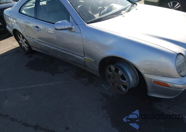 WDBLJ65G2YF149732: 44259280