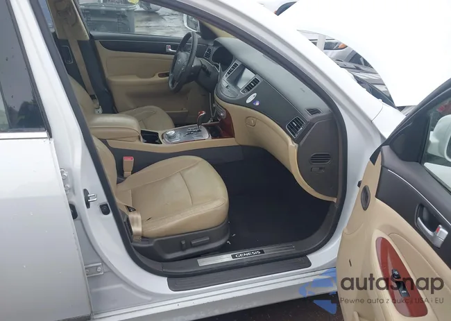 KMHGC4DH8DU254515: 44259307