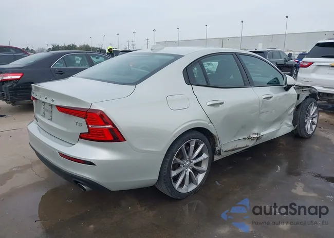 7JR102FK1KG001128: 44259457