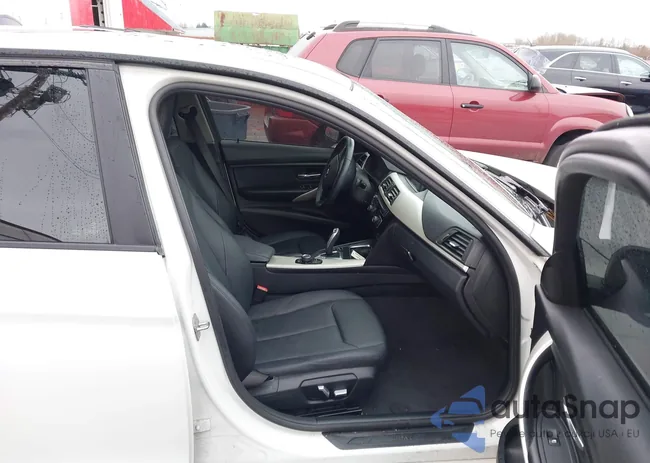 WBA8A3C5XGK689274: 44259683