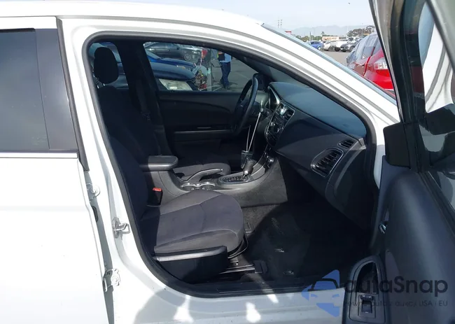 1C3CCBAB3EN230999: 44259703