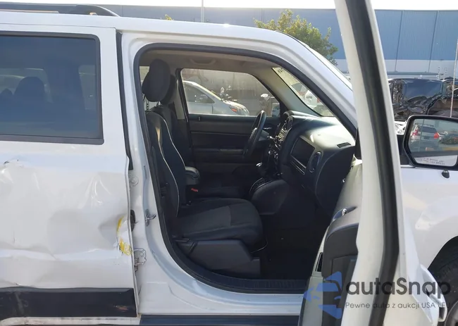 1C4NJPBAXED595277: 44259748