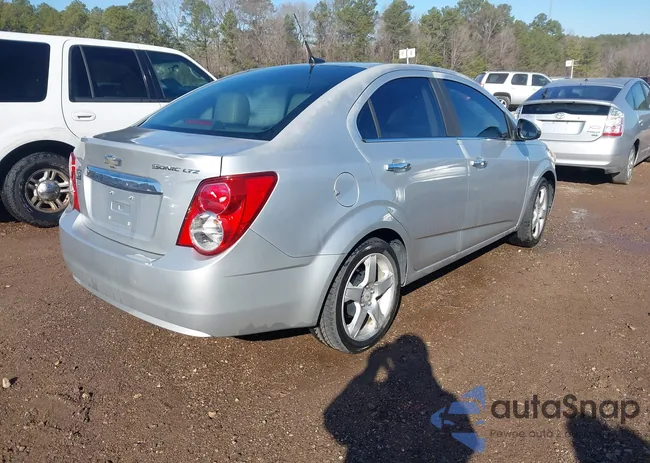 1G1JE5SH9C4167243: 44260129