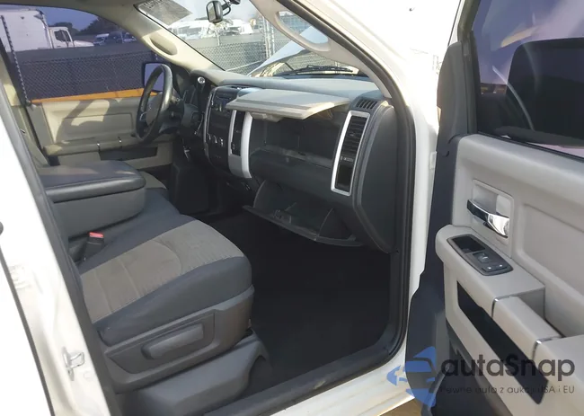 1D3HB13T99S752636: 44260225