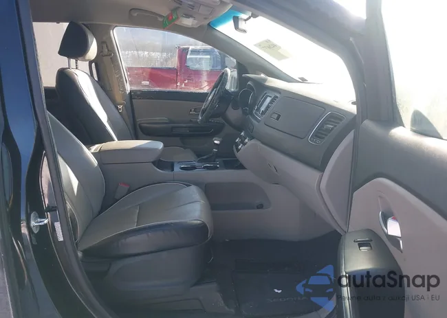 KNDMB5C18M6666152: 44260372