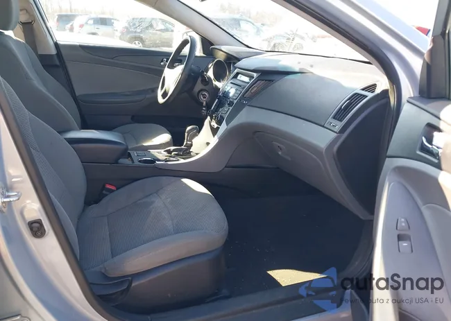 5NPEB4AC4DH587165: 44260390