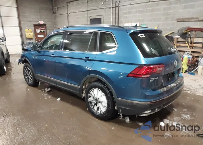 3VV2B7AX4LM081952: 44260454