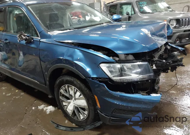 3VV2B7AX4LM081952: 44260454