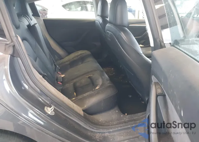 5YJ3E1EBXNF240079: 44259940