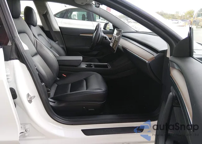 5YJ3E1EB5MF975244: 44260020