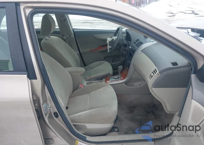 2T1BU40E99C010058: 44261167