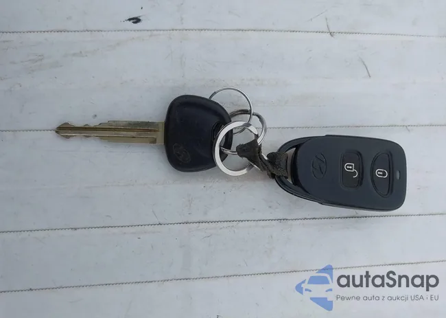 KM8JM12B25U083780: 44261226