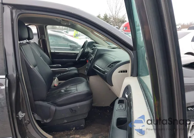 2C4RC1CG0FR627681: 44261274