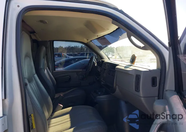 1GCHG35V361246158: 44261275