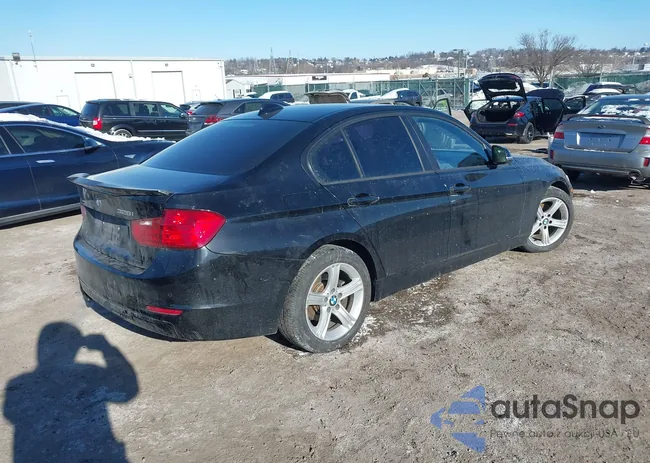 WBA3B5C57DF592220: 44261328