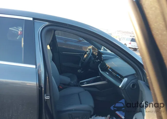 WAUJ3DGY1PA033881: 44261445