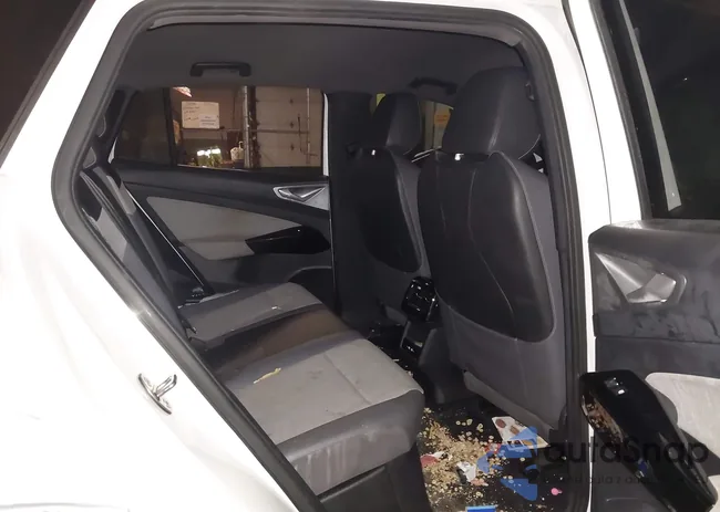 1V2BMPE86RC020042: 44261557