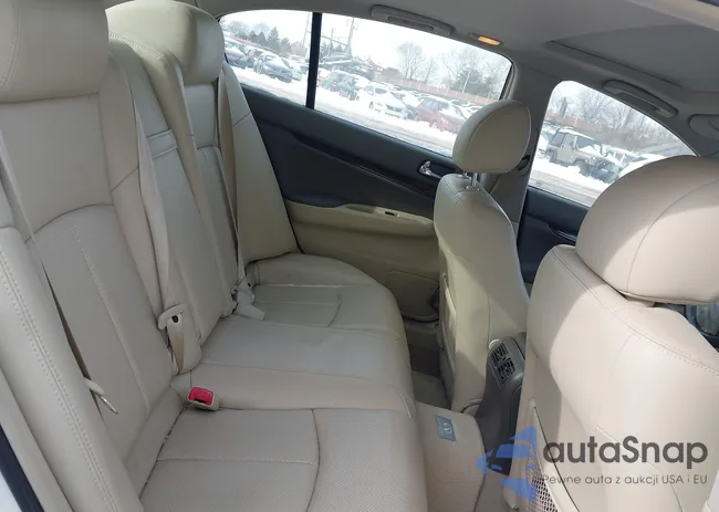 JN1CV6AR2DM756462: 44261592