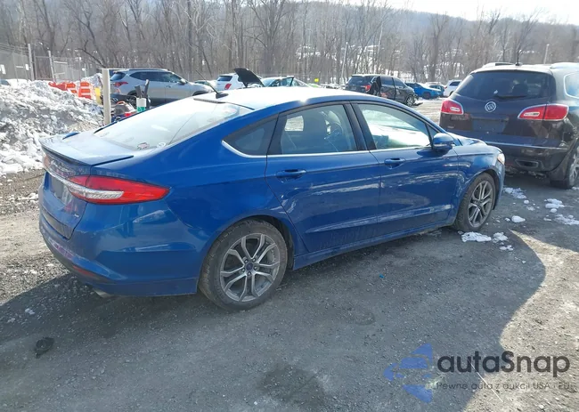 3FA6P0H70HR225995: 44260761