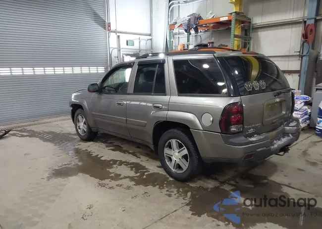 1GNDT13S352175390: 44260828