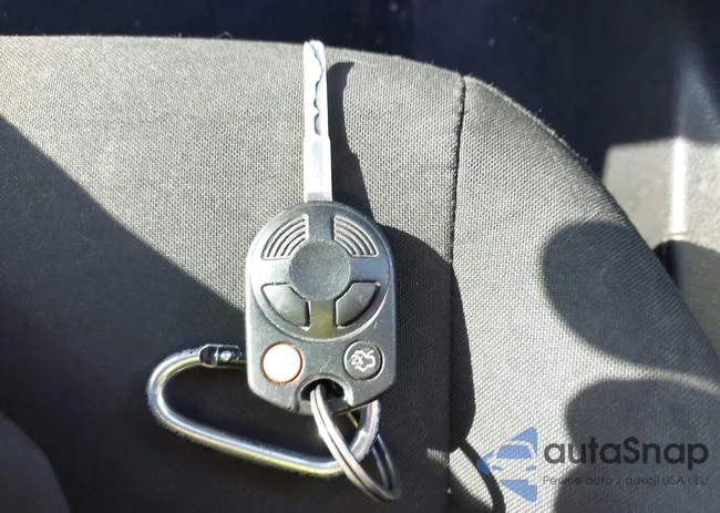 1FADP3F28FL365319: 44260893