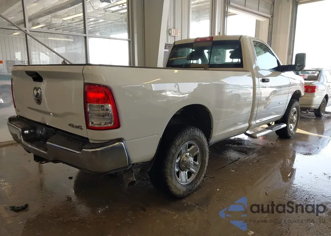 3C6MR5AJ6KG713907: 44260913